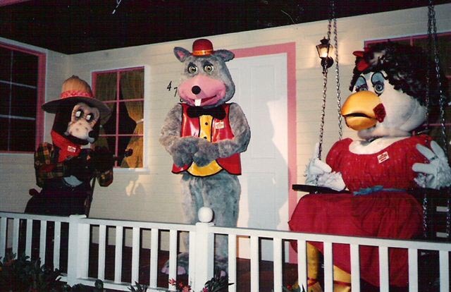 Chuck E. Cheese animatronics